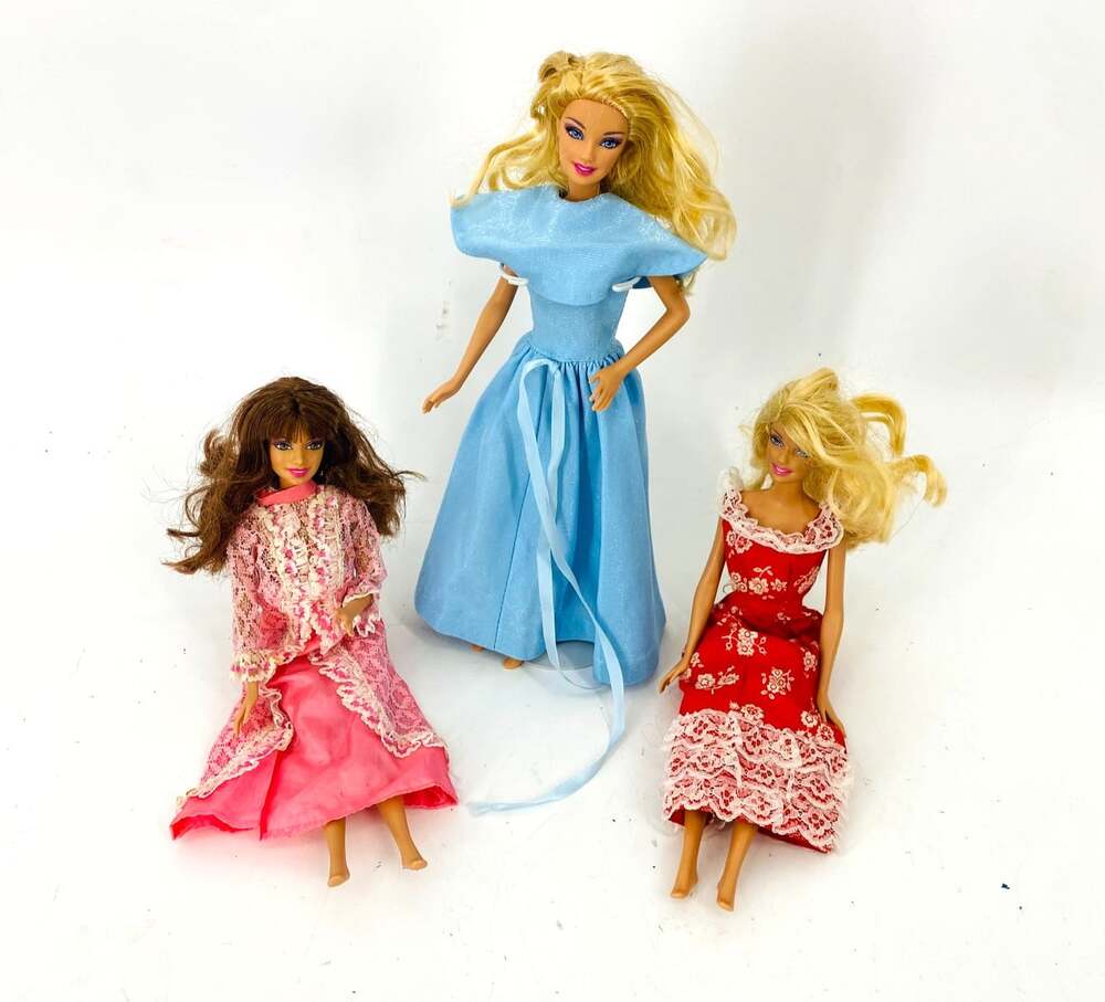 Vintage 1990s Barbie Doll Lot of 3 Blonde & Brunette Barbies w/ Clothing Mattel